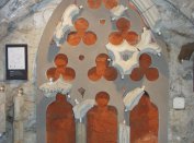 A székesegyház XIII. századi ablakmérműve az Egri Vármúzeum kiállításán